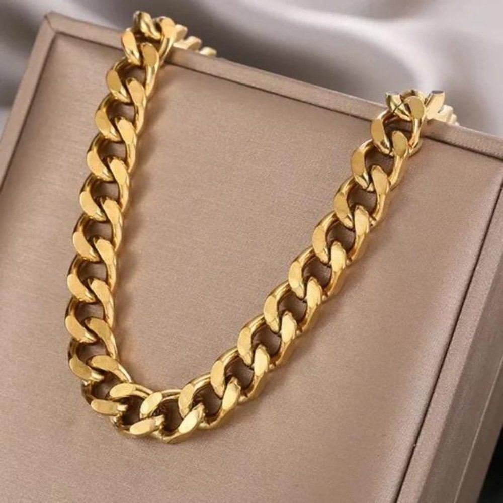 18K GOLD PLATED CHAIN CHOKER, NICE NECKLACE, CUTE NECKLACE - Picture 3 of 4